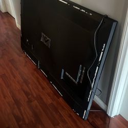 Big screen TV 70”