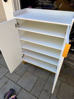 White entry cabinet