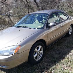 2002 Ford Taurus