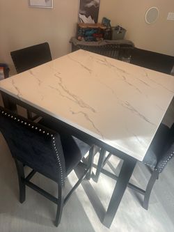 Dining room table