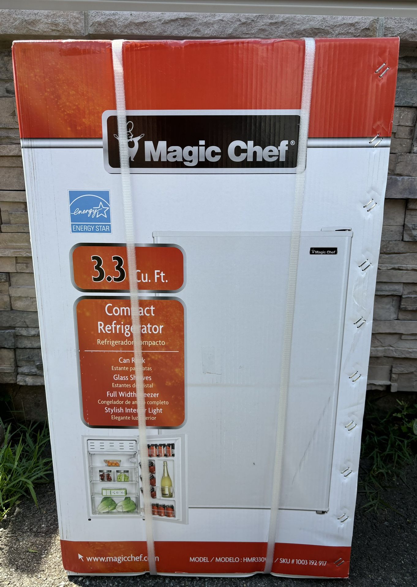 Magic Chef 3.3 cu. ft. Mini Fridge in White NEW!