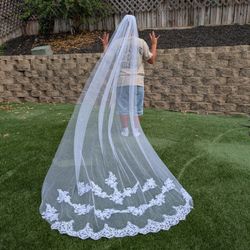 Brides Veil. NEW