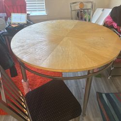 Modern 5-Piece Dining Set – Table + 4 Chairs – $60 (Waldorf, MD)