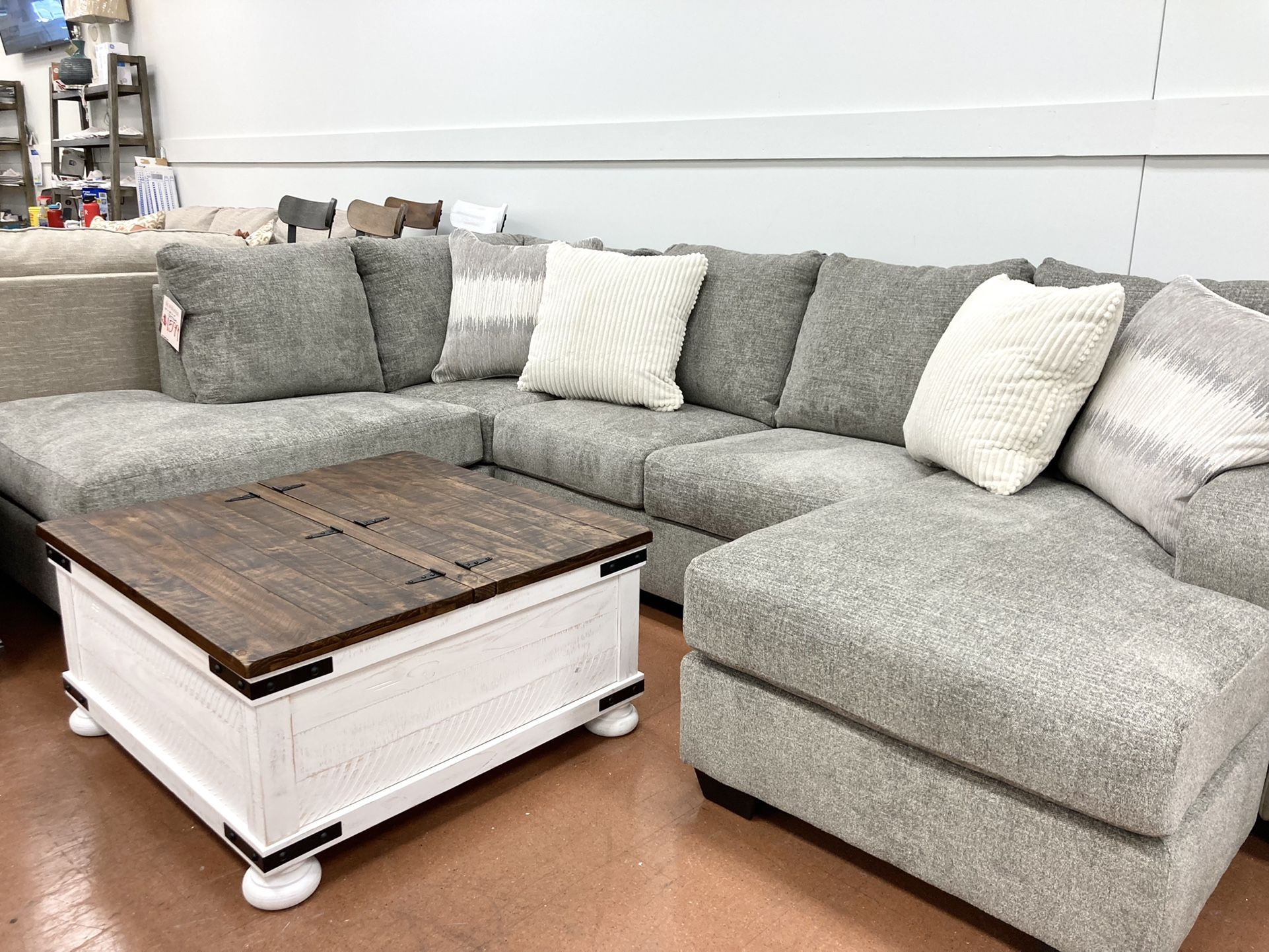 New Sectional 🔥🔥 AVAILABLE NOW