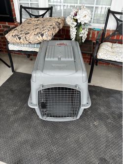 Pet carrier for dog 30-50 LB. 30”L 24”W 26” H