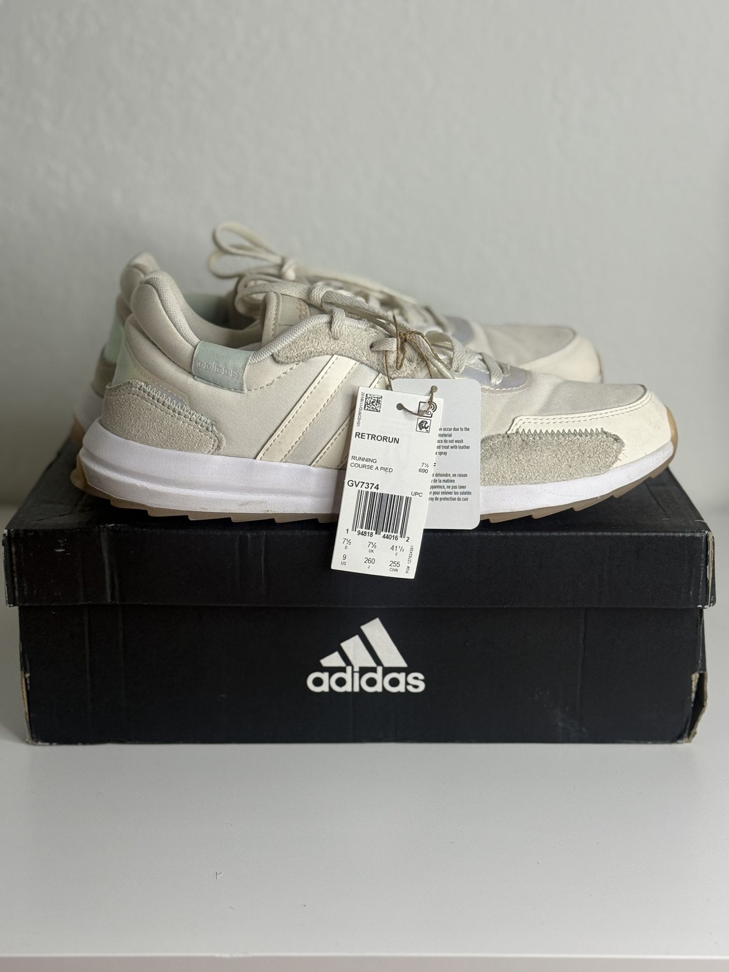 Adidas Women's Retrorun Running Shoes Sneakers GV7374 in Chalk White Size 9