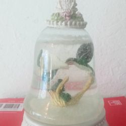 Vintage 9.25" Tall Hummingbird Bell Shaped Musical Water Globe With Roses

