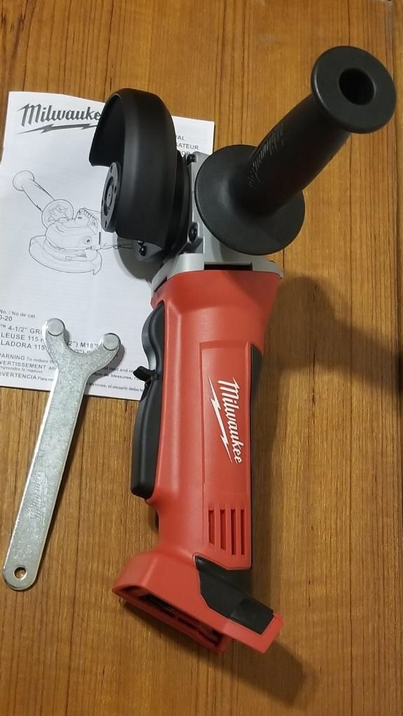 Milwaukee m18 esmeriladora inalámbrica NUEVA!!! Milwaukee m18 grinder NEW!!!