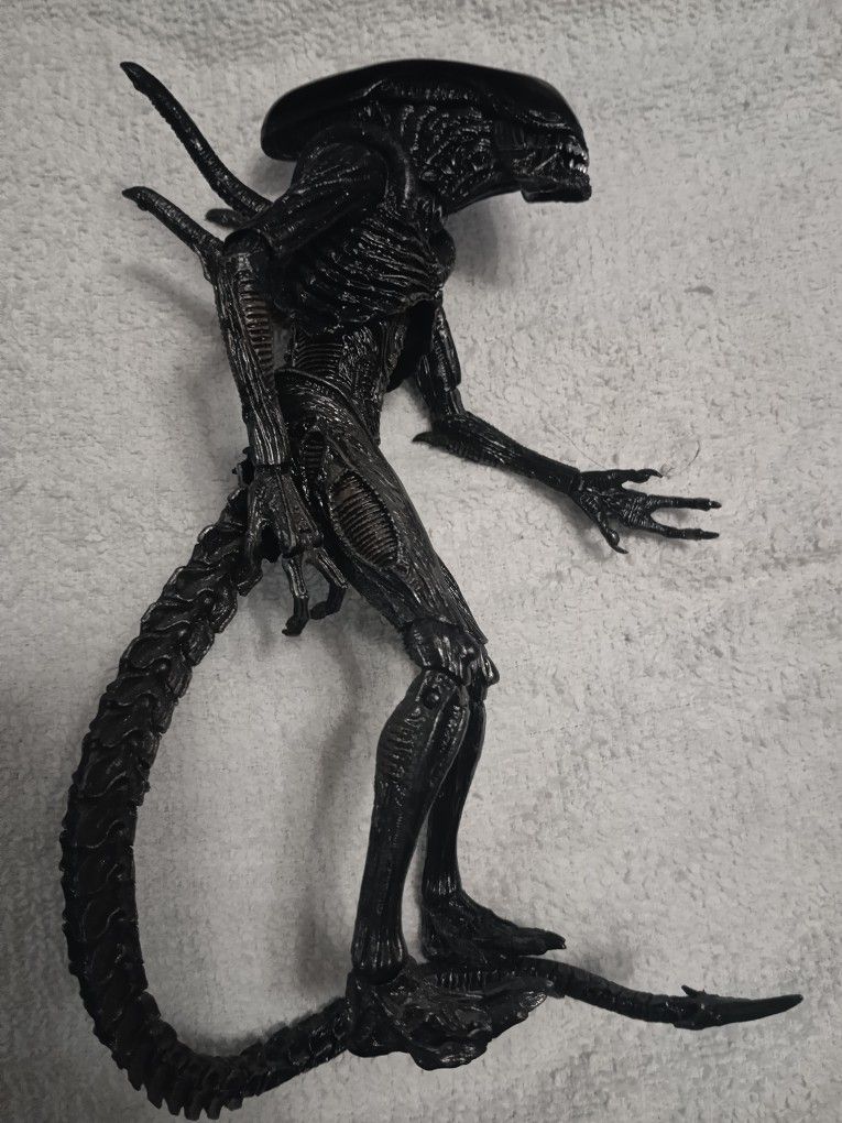 AvP Xenomorph Figure 