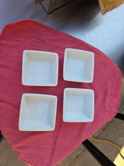 Cups / Ramekins, White Porcelain 2.75 oz (4)