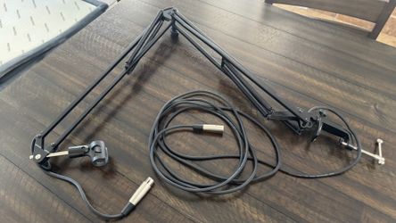 On-Stage MBS5000 Mic Desktop Mounting Boom Arm with Integrated XLR Cable