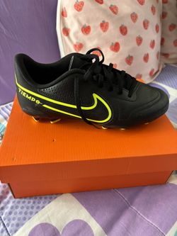 Kids Soccer Shoes