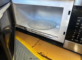 Frigidaire Microwave + 5-Burner Gas Stove Set