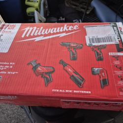 Milwaukee M12 5 Pice Tool Kit