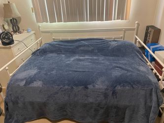Queen Daybed with full trundle