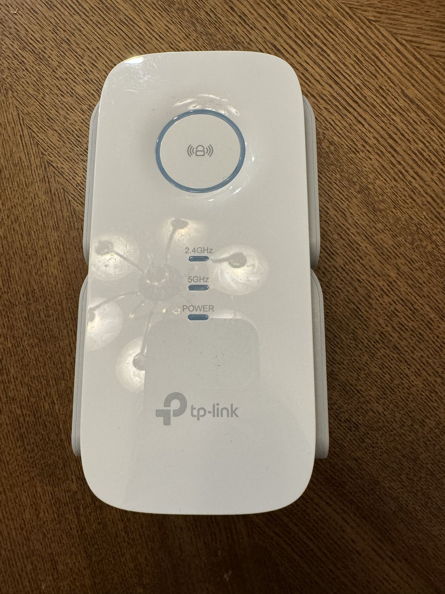 TP-Link AC2600 WiFi Extender(RE650), Up to 2600Mbps, Dual Band WiFi Range Extender, Gigabit Port, Internet Booster, Repeater, Access Point,4x4 MU-MIMO