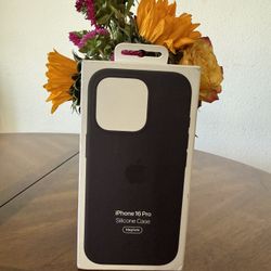 Apple iPhone 16 Pro Silicone Case 