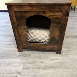 Cat litter box enclosure