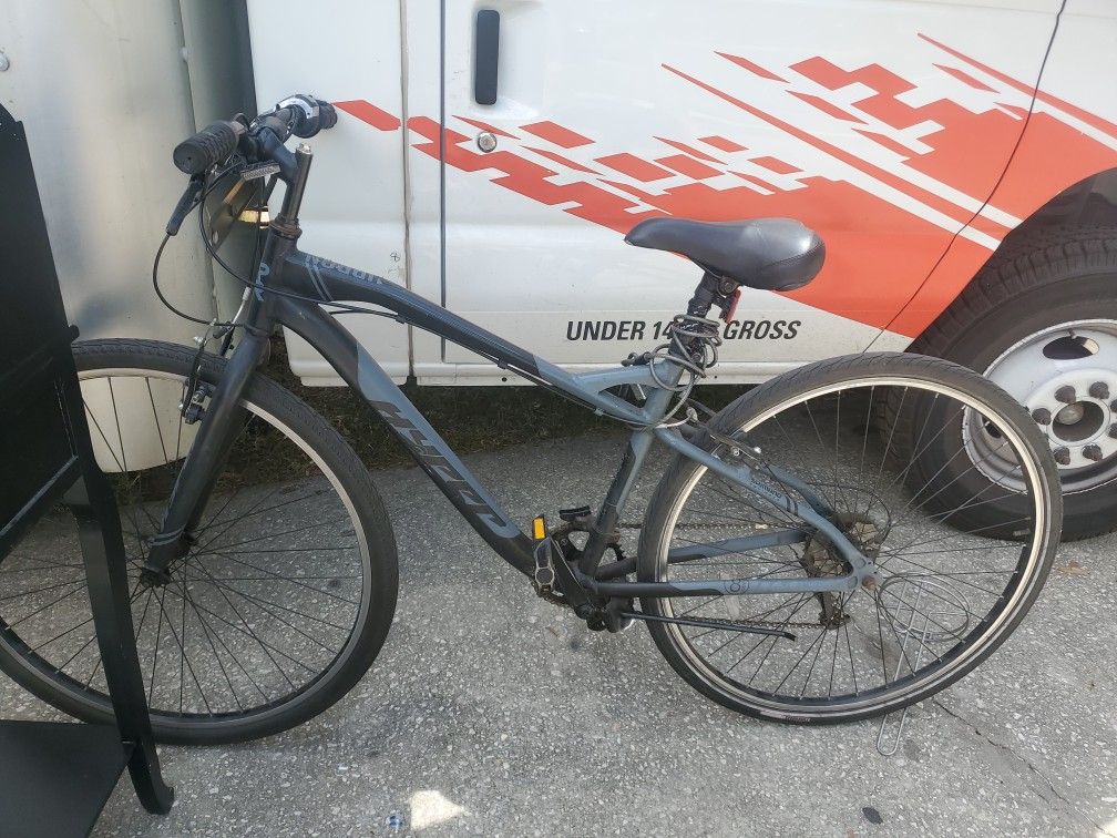 Hyper Aluminum Road Bike