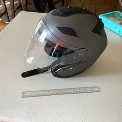 Harley Davidson w Sun Shield Open face HD H27 Motorcycle helmet size  6 7/8 to 7” easy button slide to bring down sun Shield, full chin strap no rips 