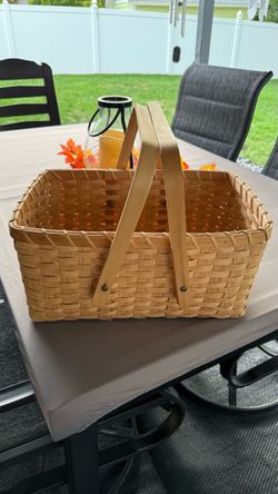 Large Vintage Woven Picnic Basket