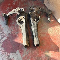 Datsun 510 LCA With Steering Knuckle Pair