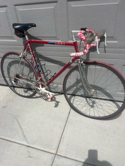 58/60 cm vintage Schwinn Circuit road bikes