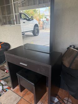 Vanity table and vanity light