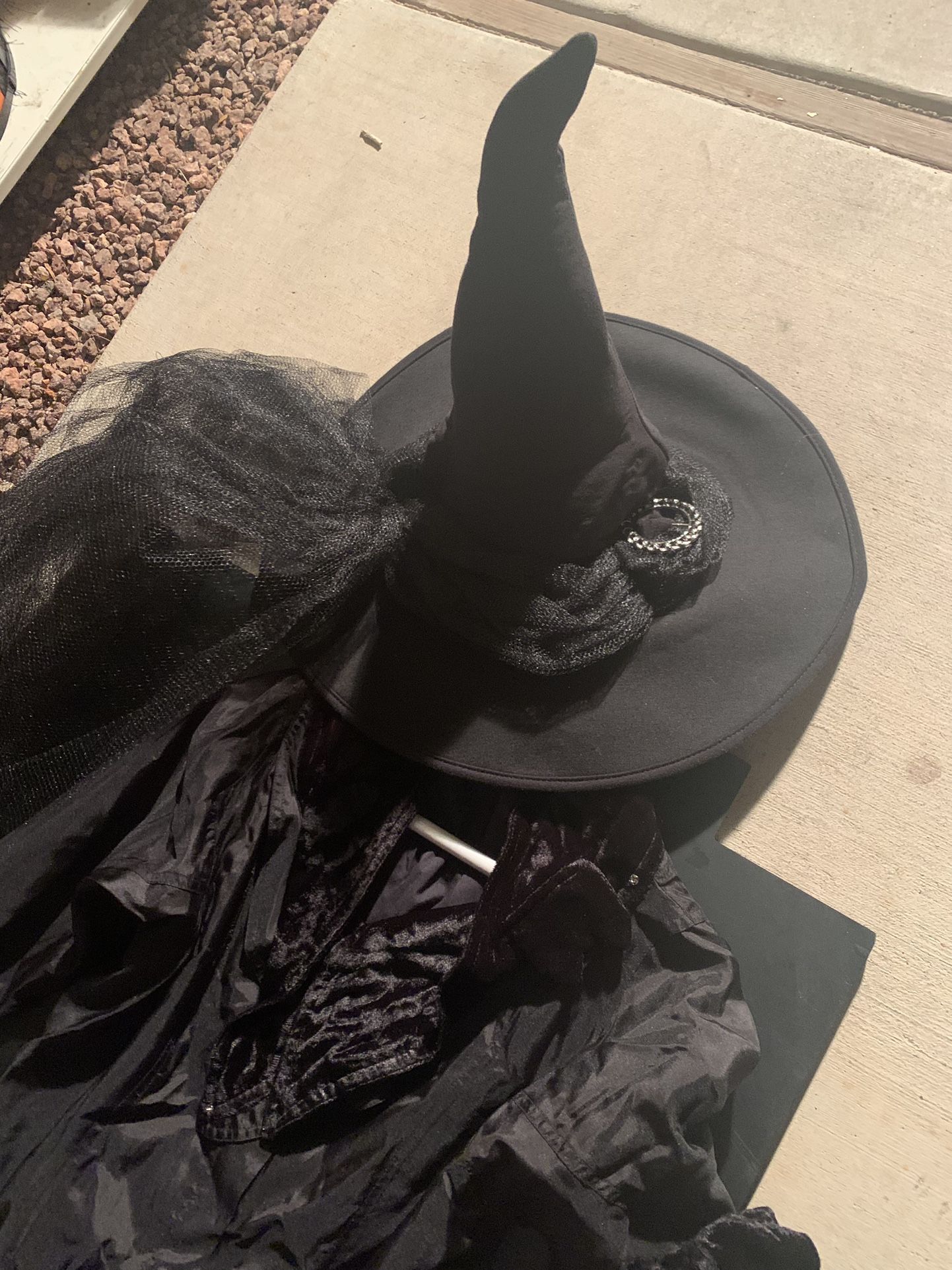 COSTUME - THE WIZARD OF OZ- THE WICKED WITCH OF THE WEST - DRESS / HAT / BROOM ACCESSORY By