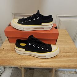 Converse Size 5 Women's (568802C)
