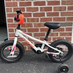 Specialized Little Girl’s Bike -comes With Training Wheels