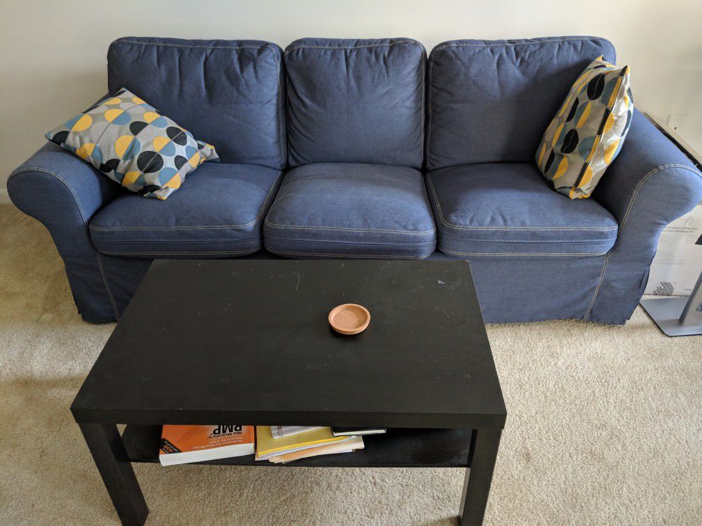 Ikea EKTORP Couch and coffee table