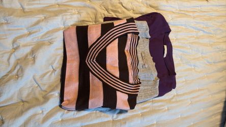 Women’s Long Sleeve Bundle – Size Small (3 Tops) – $10