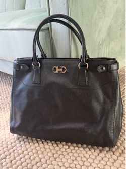 ✨ Authentic Salvatore Ferragamo Leather Tote ✨ $425 OBO