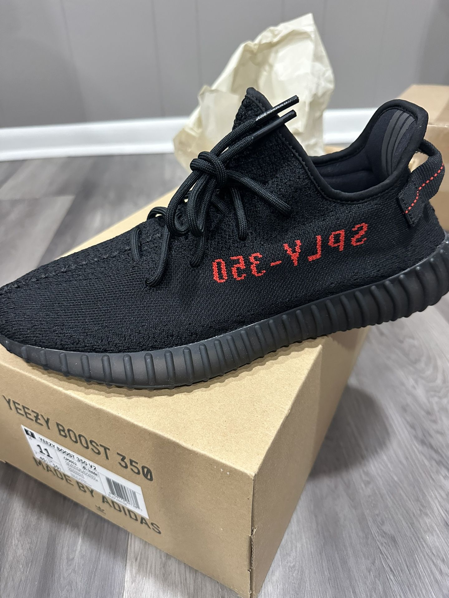 adidas Yeezy Boost 350 V2 Black Red SZ11 100% Ds