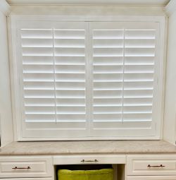 Window Shutters, Sliding Door Shutters, French Door Shutters, Closet Shutters. Persianas de Madera. Servicing All Southern California. 951-573-2560