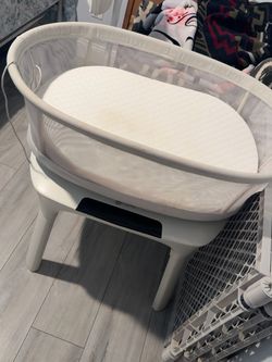 Baby bassinet - 4moms mamaRoo Sleep Bassinet