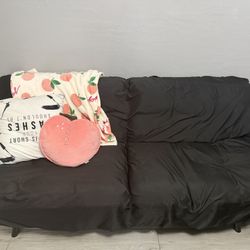 Black Futon