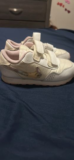 Girls Nikes