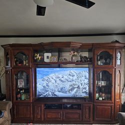 Entertainment center
