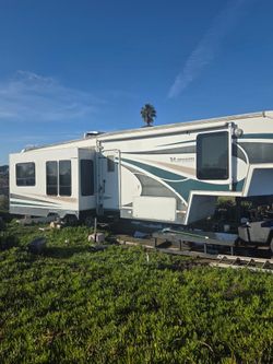 2006 Titanium Glendale 32E37DSD GVWR 13,367 5th Wheel