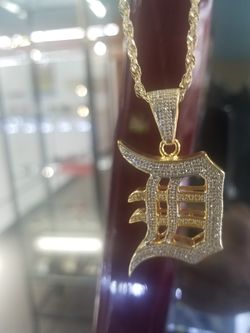 GOLD 10K 3D ICED OUT D CHARM