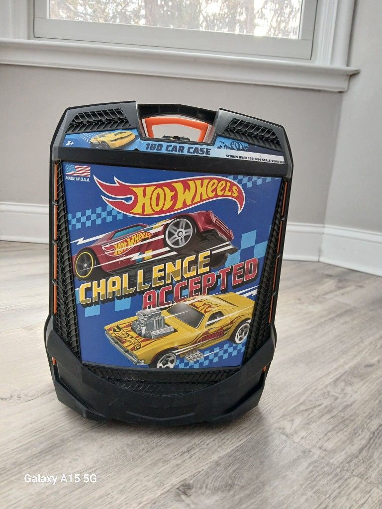 Hot Wheels 100-Car, Rolling Storage Case with Retractable Handle