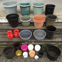 Large Lot 25 Plastic Garden Nursery Landscaping Decorative Flower Pots