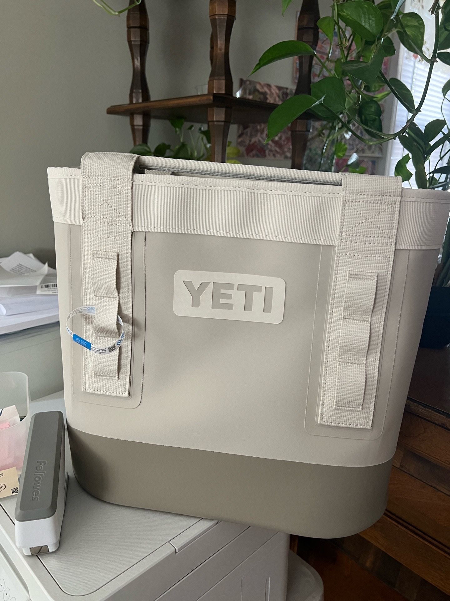 Yeti Camino 20L new with tag