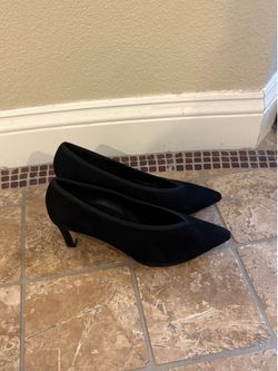 VANELI Women Black Suede V-Cut Pointed Toe Low Heel Pumps Size 9