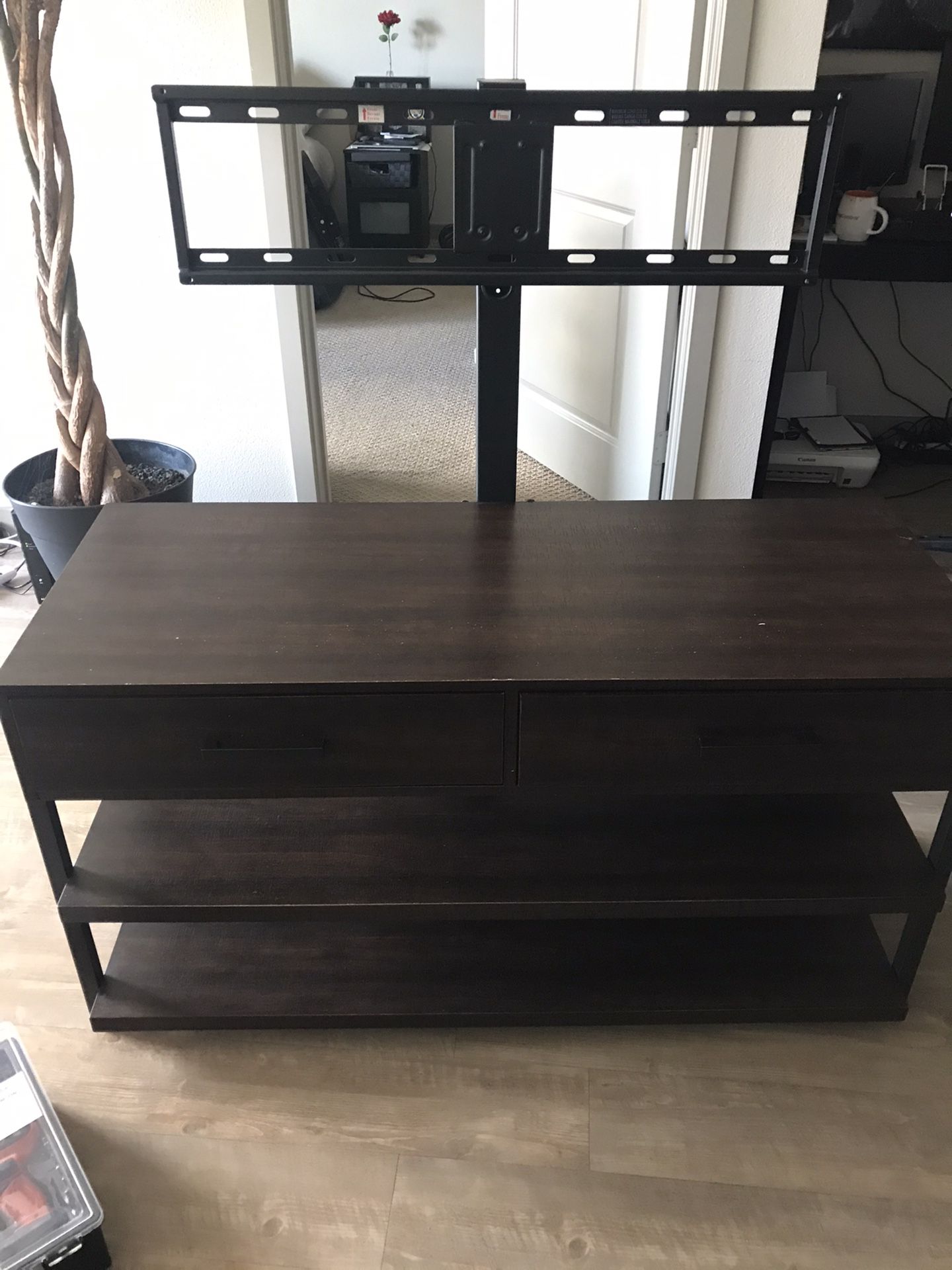 TV stand 46x18.5x26 $30