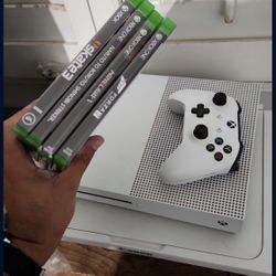 Xbox One S 500gb And 3 Games 
