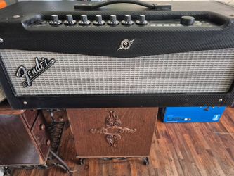 Fender mustang head amplifier