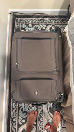 Suitcase 28” (tan)
